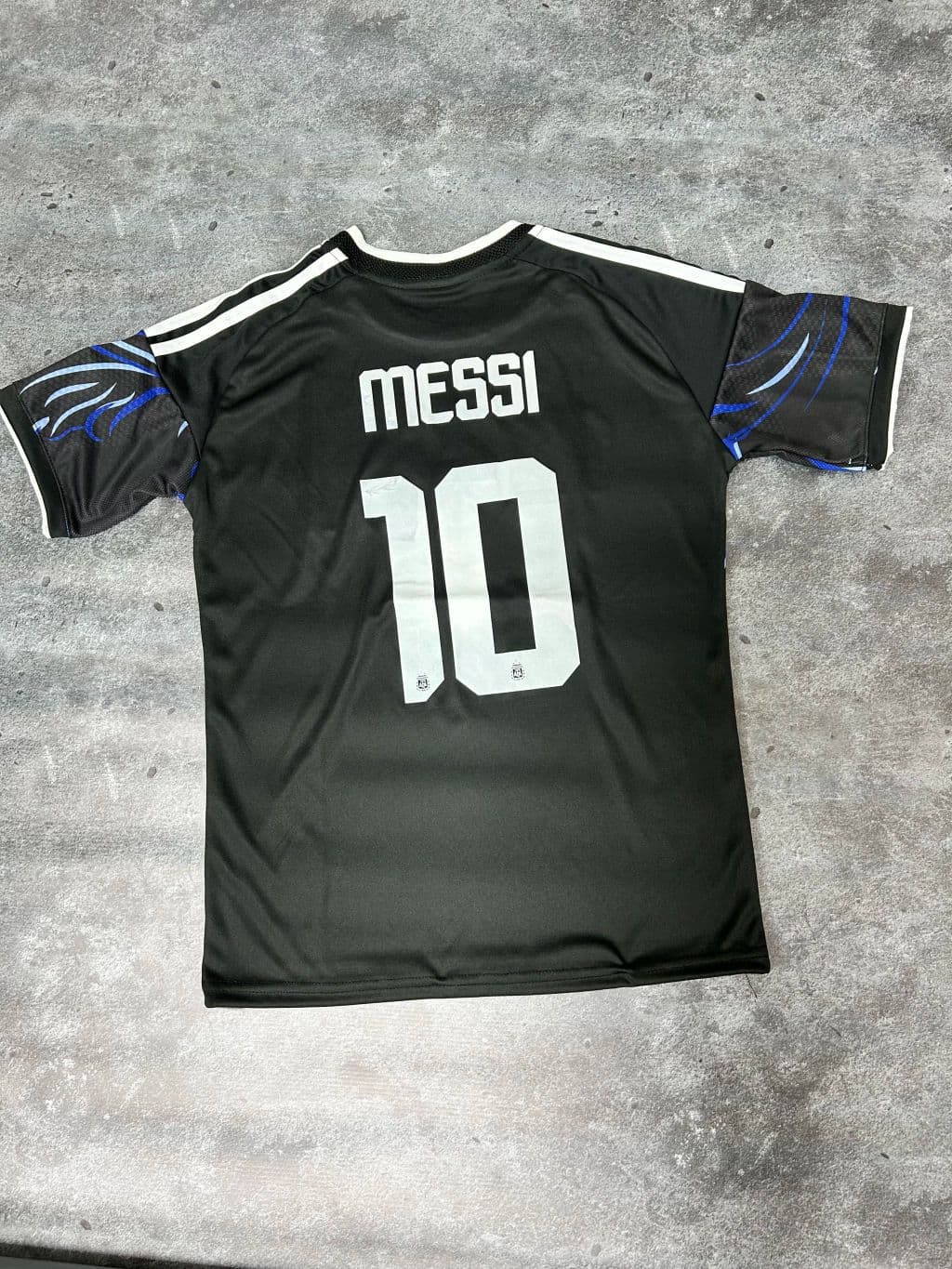 Camiseta alternativa Bordada